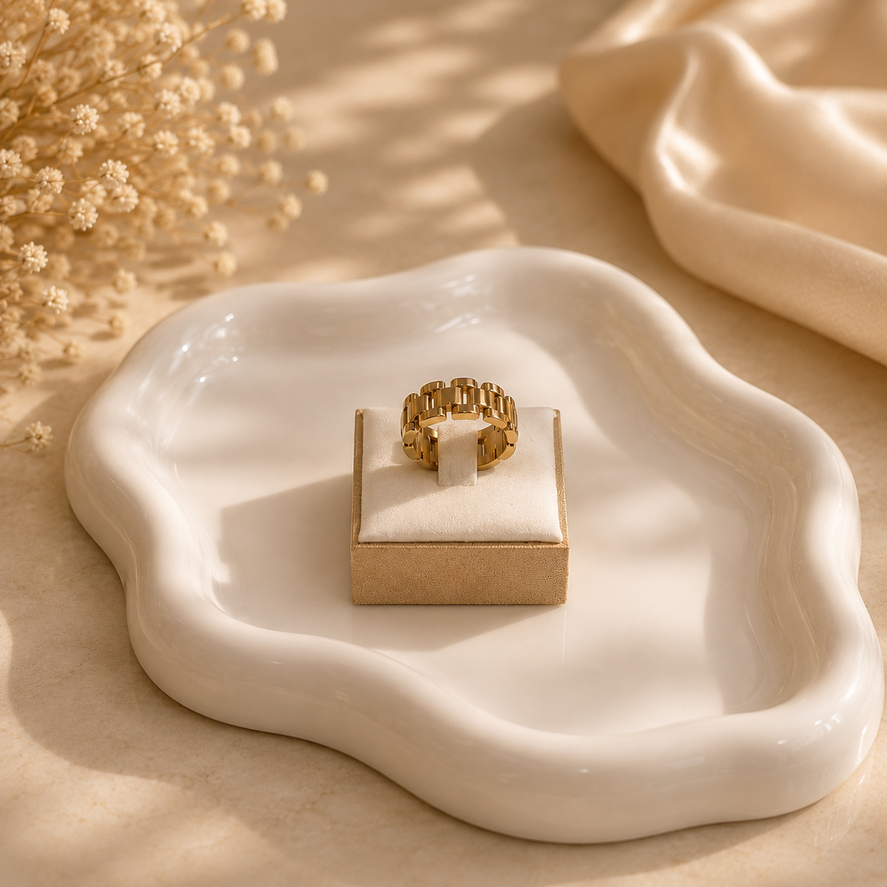 Golden Link Ring