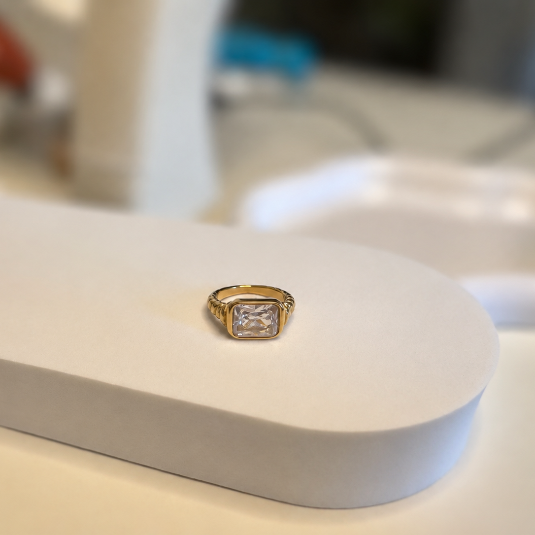 Aurora Crystal Ring