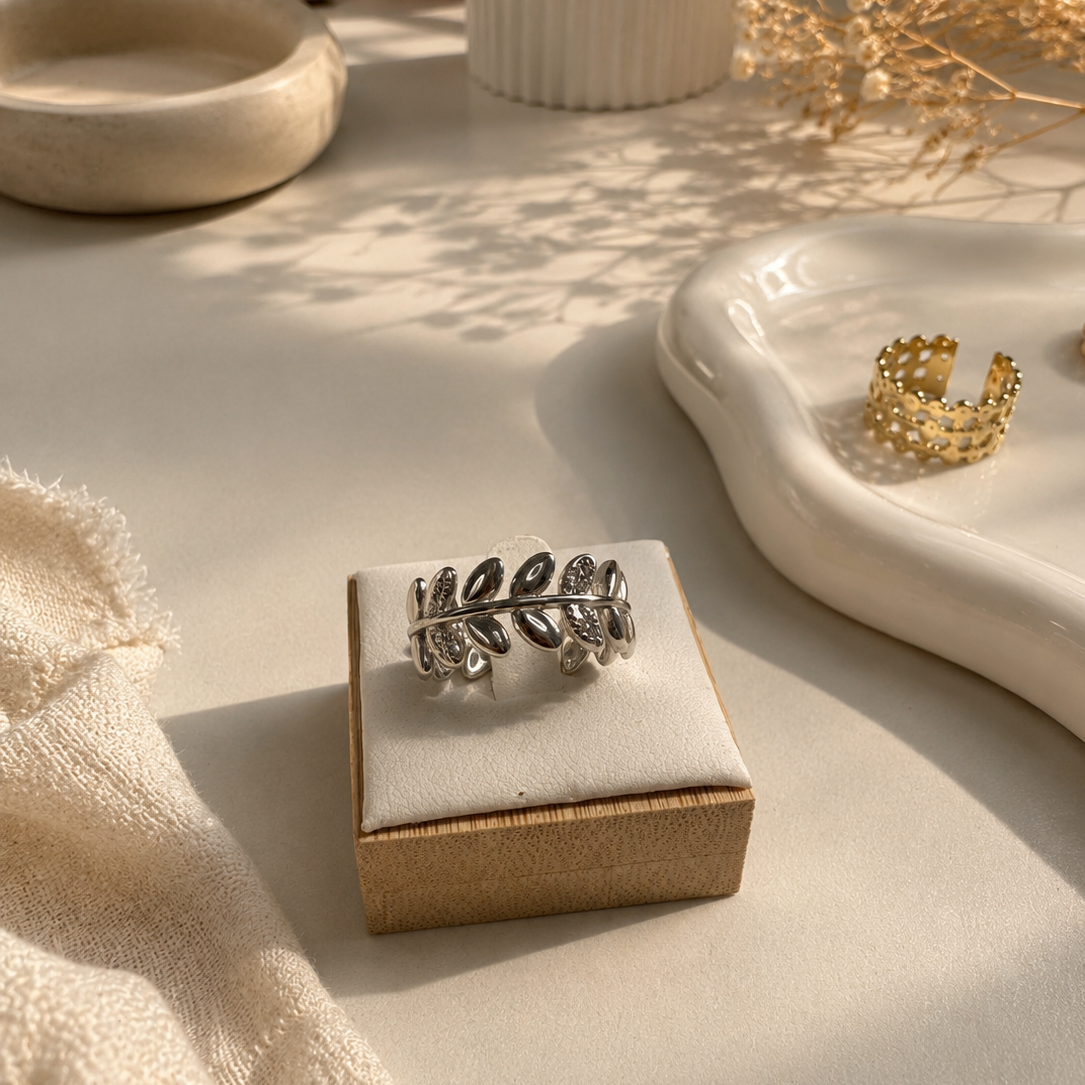 Silver Laurel adjustable Ring